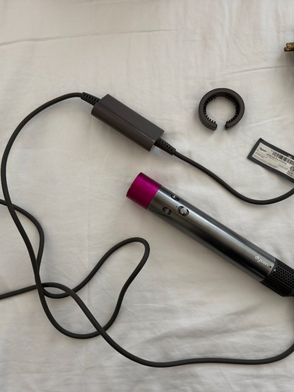 Dyson Airwrap with Travel Case - Picture 6 of 9